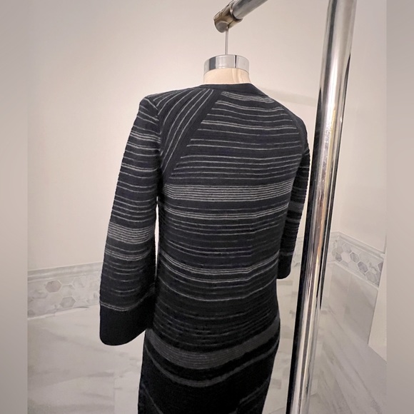 Cremieux Crew Neck Textured Knit Striped Navy Sweater Dress Sz M - Picture 5 of 6